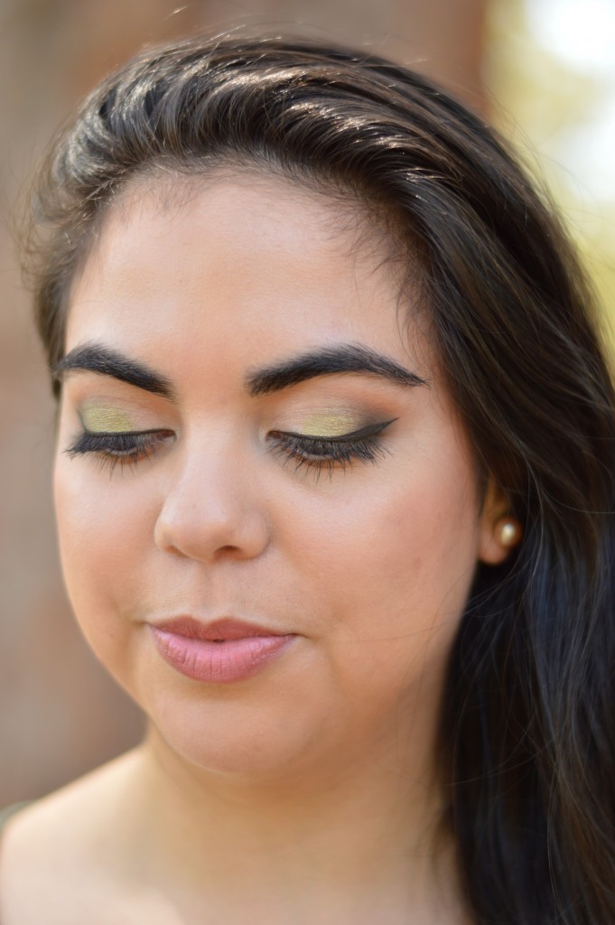 Pop of Green Eyeshadow - Let's Fall in Love Blog