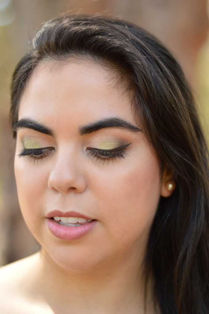 Pop of Green Eyeshadow - Let's Fall in Love Blog