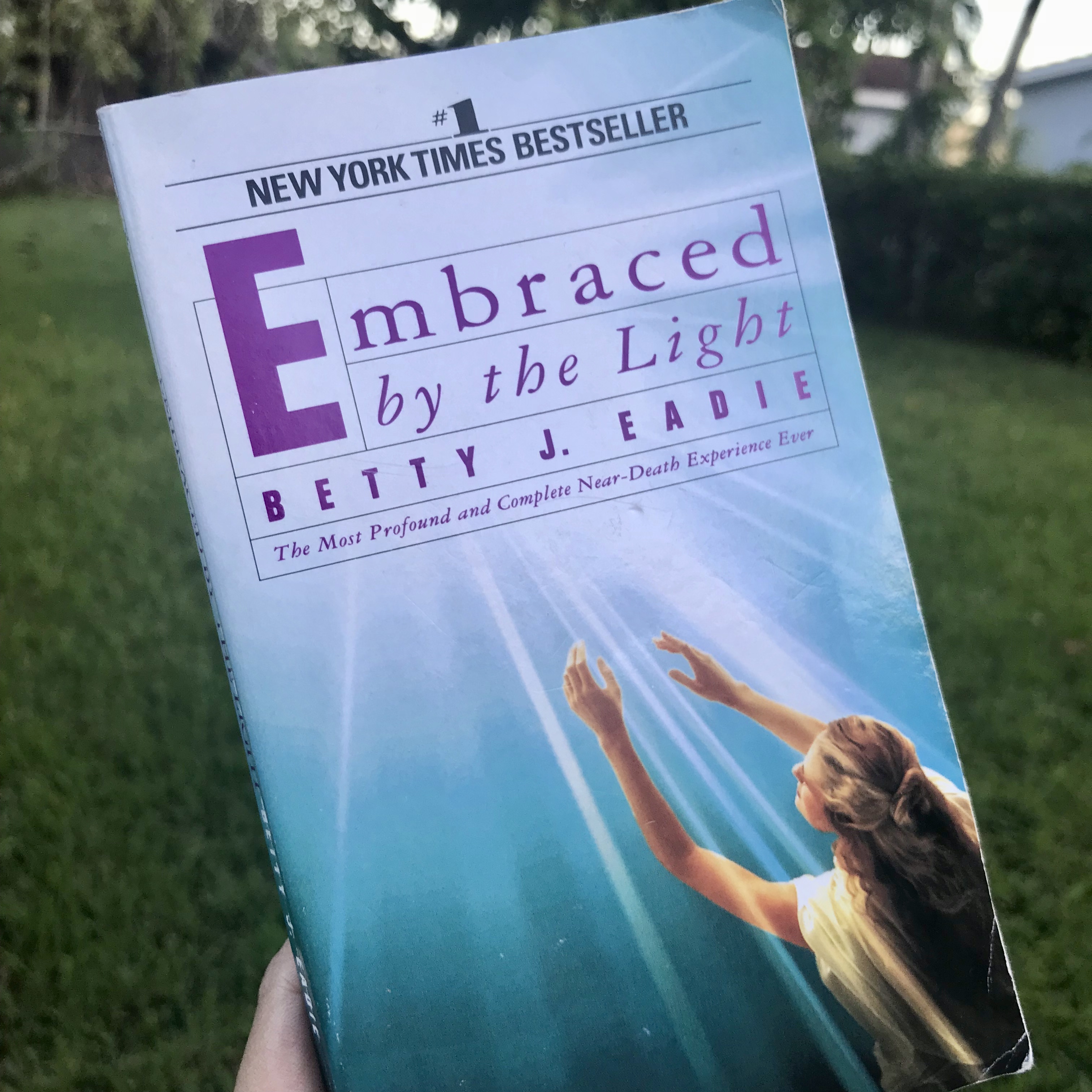 Books I Love: Embraced by the Light by Betty Eadie - Let's Fall in